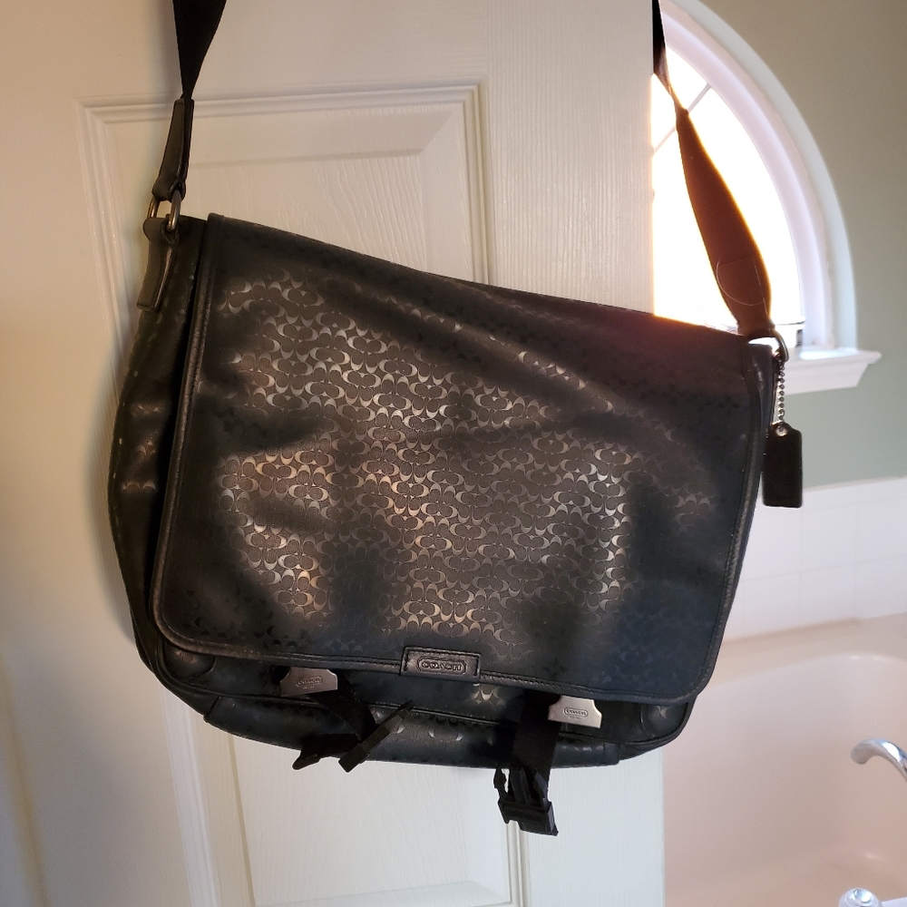 Authentic COACH messenger bag